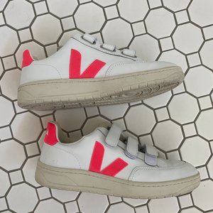 Veja Hot Pink 3 lock leather